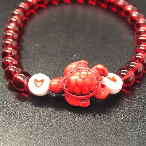 Turtle Red Heart Beaded Stretch Bracelet - Picture 4 of 13